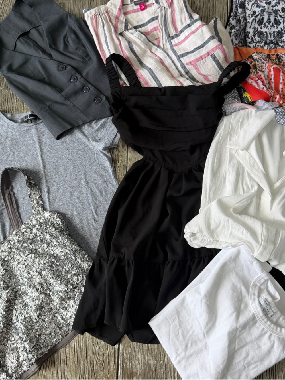 Mixed Brands 8 Pieces Total Women’s Sz Xs Clothing Lot Bundle Vince Camuto Lulus
